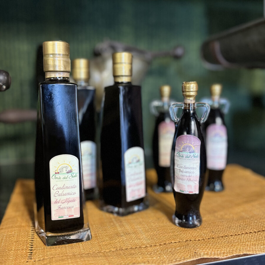 L’Aceto Balsamico: l’oro nero di Modena e provincia